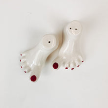 Load image into Gallery viewer, Feet! Salt and Pepper Shakers
